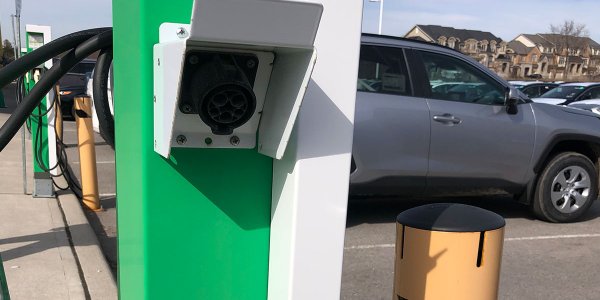 ev-charger-stand-green-toronto-outdoor-advance-net-electric