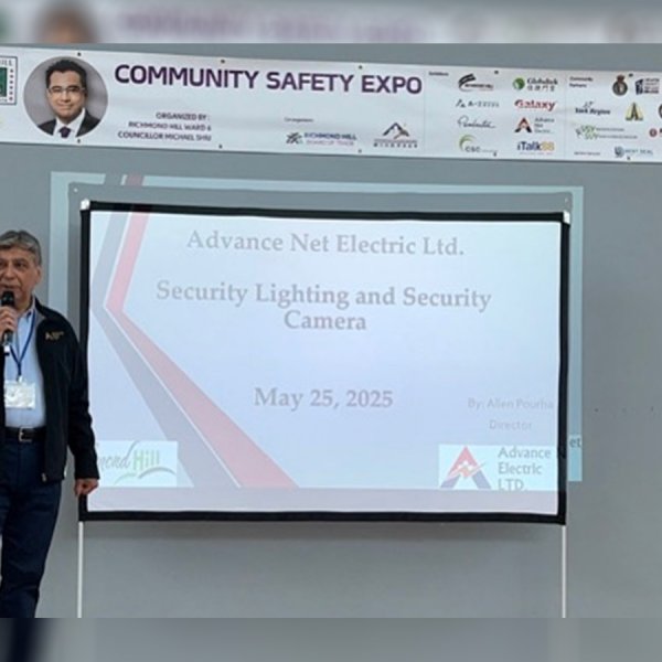 Advance-Net-Electric-presentation-at-event-recognition-award-of-Business-Achievement-Richmond-Hill-Board-of-Trade