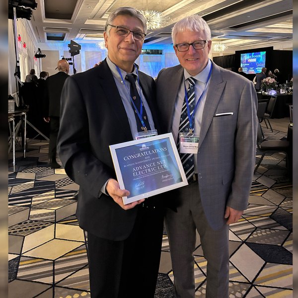 Mayor-David-West-Event-Advance-Net-Electric-recognition-award-of-Business-Achievement-Richmond-Hill-Board-of-Trade