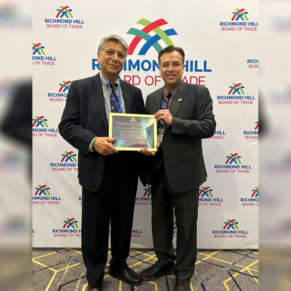 Michael-Shiu-Event-Advance-Net-Electric-recognition-award-of-Business-Achievement-Richmond-Hill-Board-of-Trade